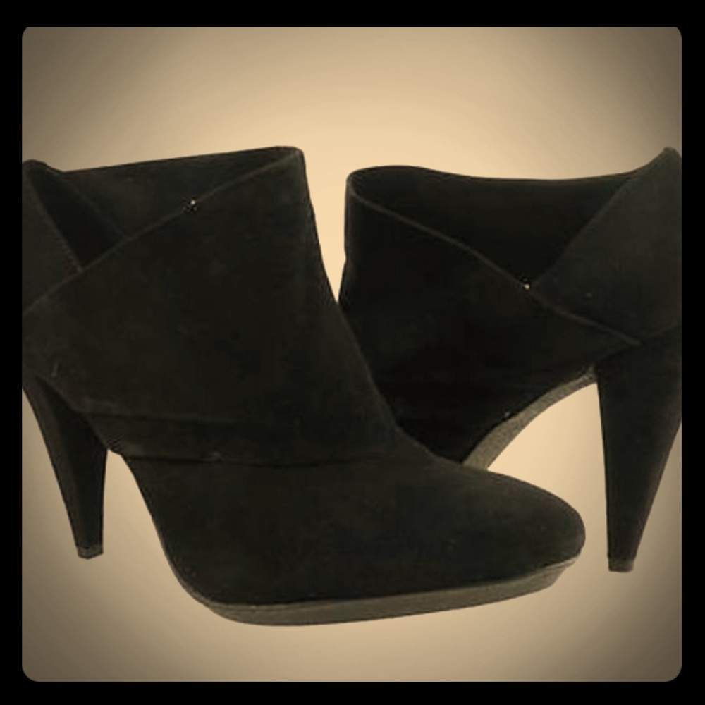 ⬇️💲‼️Final price drop!! Coach Suede Booties